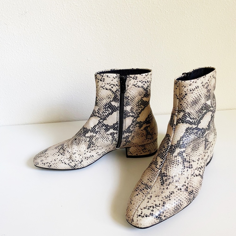 Like new! VAGABOND Joyce Snake Boots